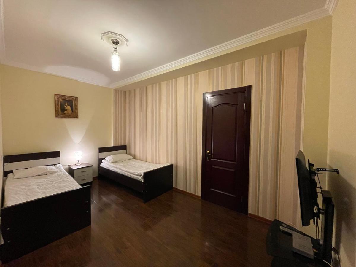 Imperator 1 Hotel Kʼutʼaisi Exterior foto